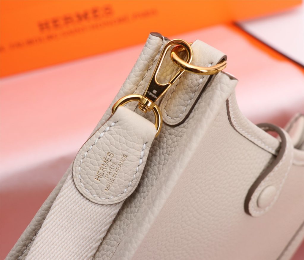 (Real shot with gold deduction) Batch: Hermes Hermes Evelyn mini17 backpack imported TOGO leather semi-handmade wax thread pure steel hardware 🥰🥰 It's so beautiful. It's so beautiful. It's so cute