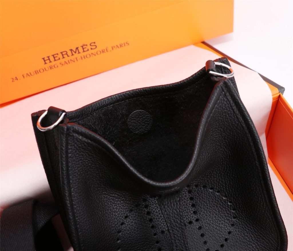 (Real shot with gold deduction) Batch: Hermes Hermes Evelyn mini17 backpack imported TOGO leather semi-handmade wax thread pure steel hardware 🥰🥰 It's so beautiful. It's so beautiful. It's so cute