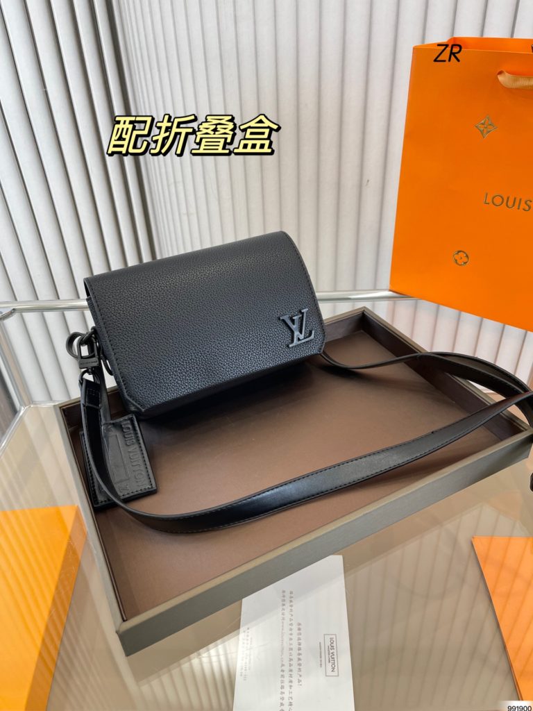 LV show box bag crossbody bag<br>Face value is really super super high<br>Fashion sense directly pull full<br>Size 20 13