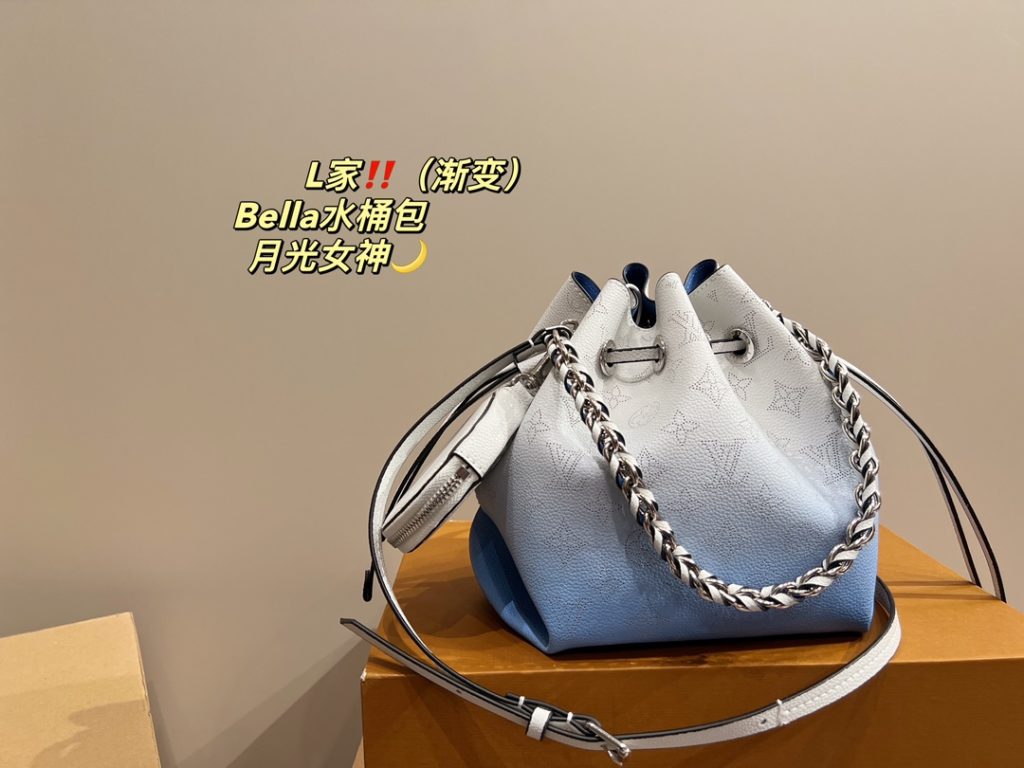 LV Bella Bucket Bag<br>Moonlight Goddess 🌙<br>Elegant and smooth, full of atmosphere<br>Can be hand-carried or crossbody chic and sophisticated<br>Beauty ceiling