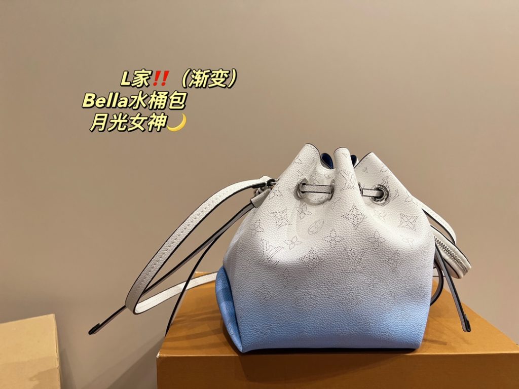 LV Bella Bucket Bag<br>Moonlight Goddess 🌙<br>Elegant and smooth, full of atmosphere<br>Can be hand-carried or crossbody chic and sophisticated<br>Beauty ceiling