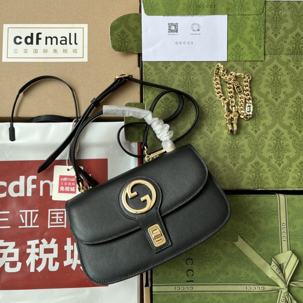 📣📣📣 [Original leather 🌈 (Cdfmall Sanya duty-free shop handbag] 🔥🔥 Gucci Blondie series handbag, UXX0G 1000 vintage elements and collection details complement each other. This backpack is made of white glossy leather, with exquisite chain design, showing the classic and meaningful modern flavor. As a collection design element, the round interlocking double G is decorated on the buckle in the center of this piece. White leather, gold adjustable accessories, round interlocking double G, interior: 1 zip pocket, 2 open pockets, top handle, with chain shoulder strap, leather shoulder strap, press buckle. Model: 735101. Size: 23 (W) x 15 (H) x 11cm (D) Color: black/original leather. Italian creation