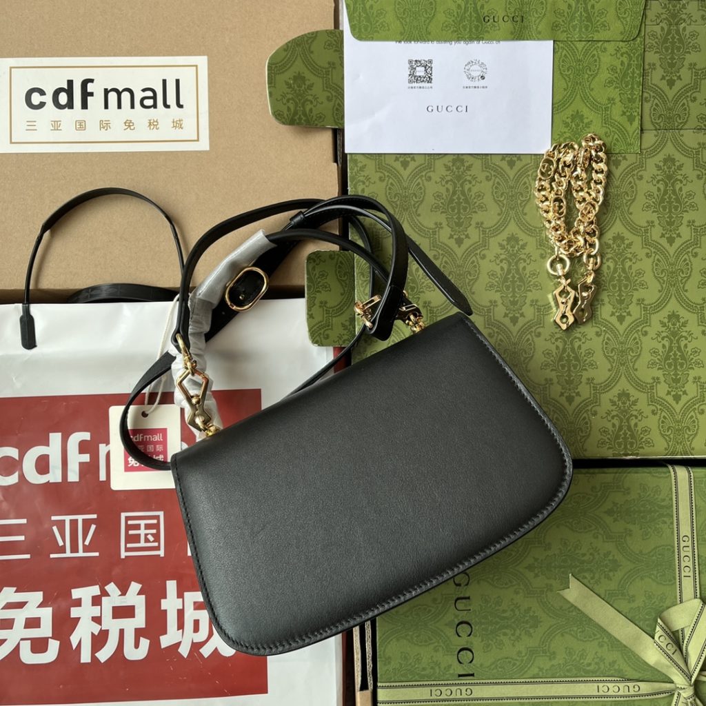 📣📣📣 [Original leather 🌈 (Cdfmall Sanya duty-free shop handbag] 🔥🔥 Gucci Blondie series handbag, UXX0G 1000 vintage elements and collection details complement each other. This backpack is made of white glossy leather, with exquisite chain design, showing the classic and meaningful modern flavor. As a collection design element, the round interlocking double G is decorated on the buckle in the center of this piece. White leather, gold adjustable accessories, round interlocking double G, interior: 1 zip pocket, 2 open pockets, top handle, with chain shoulder strap, leather shoulder strap, press buckle. Model: 735101. Size: 23 (W) x 15 (H) x 11cm (D) Color: black/original leather. Italian creation