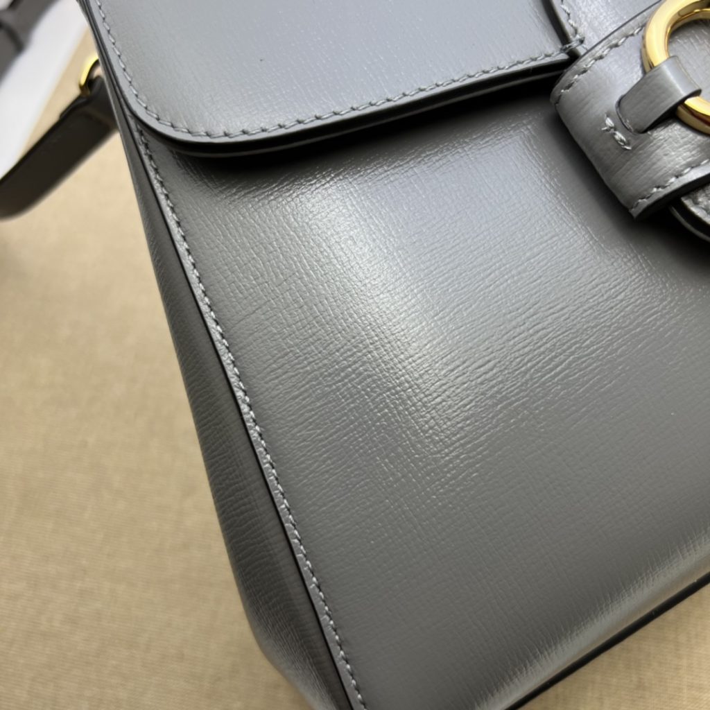 Genuine grade original leather version counter quality, top original goods, real photos! Model No. 702049 g~ 🎈🎈🎈 Dimensions: width 29 x height 20 x side width 13, 📢📢📢 Shipment.