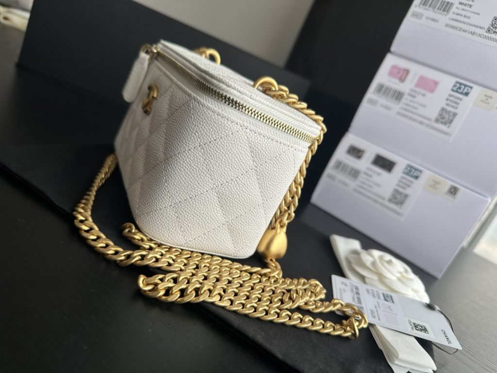 23p new product box bag ball grain cow leather retro hardware size: 16cmx8cmx10cm model: 3204