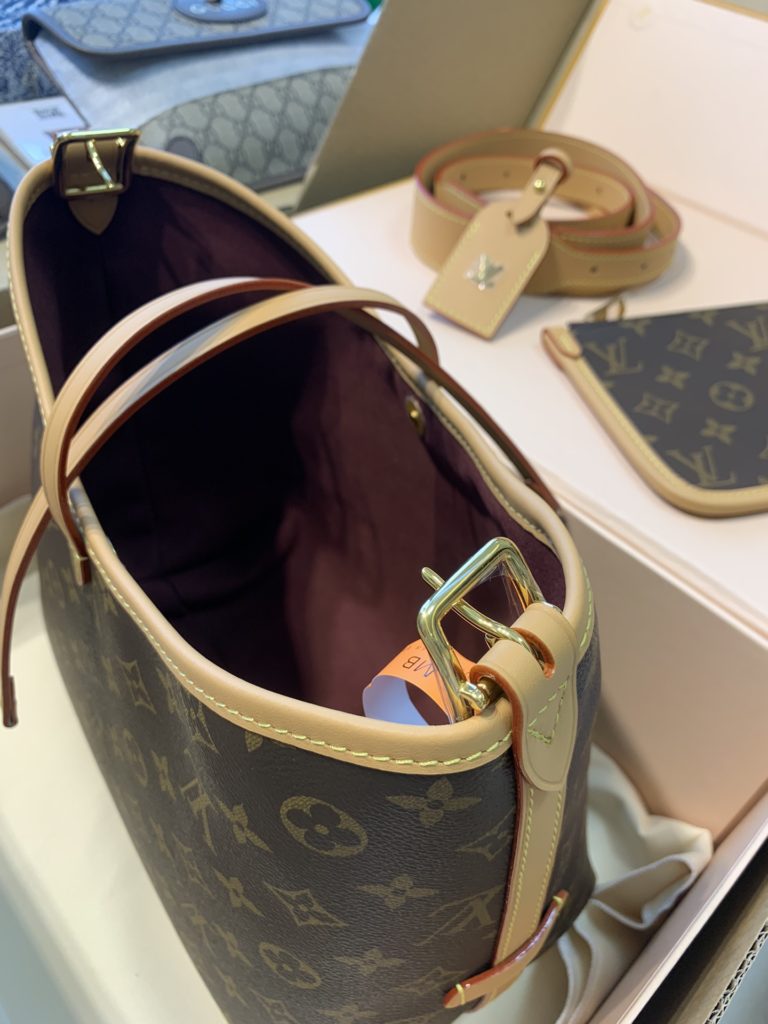 Louis Vuitton carryall bag/Customer order