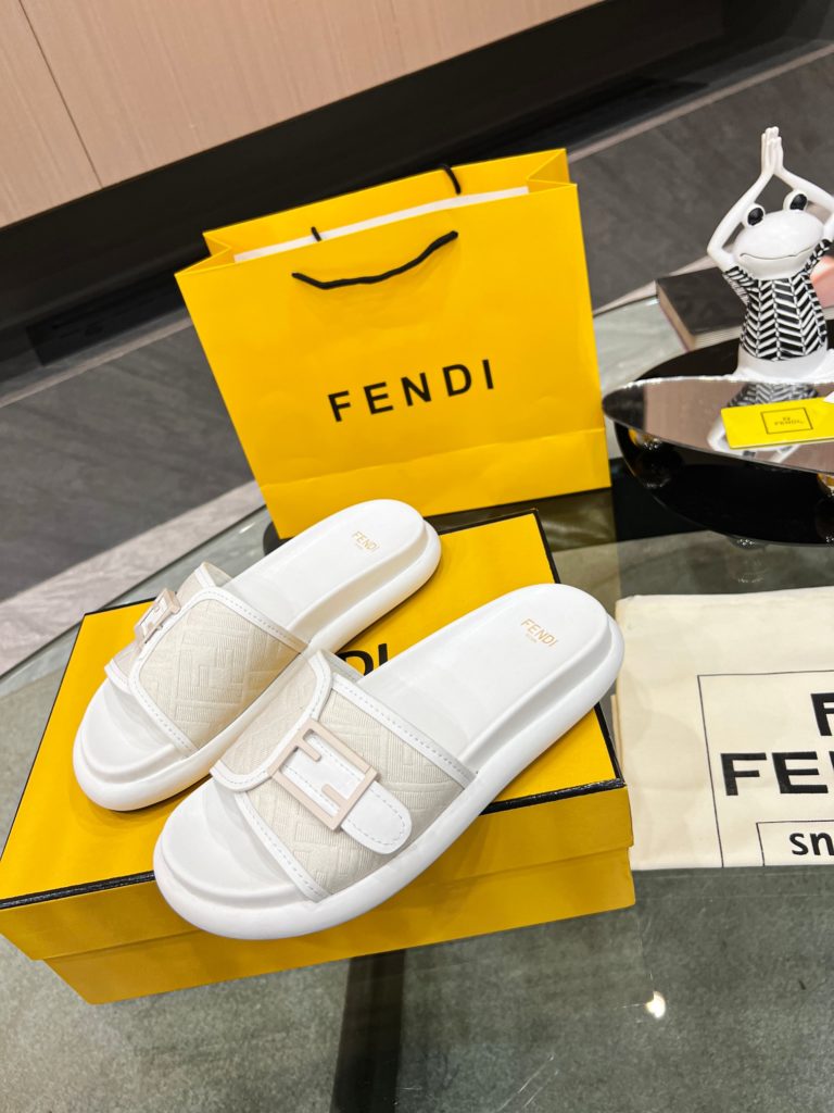 2023 [Rose] FENDI [Rose] The latest casual flat slippers [color] [color] F letter metal buckle calico+light brown leather [allure] [rose] foam water table combination TPU negative light [color] [color] soft and comfortable [allure] [allure] with top packaging [rose] [rose] [rose] size: 35-43