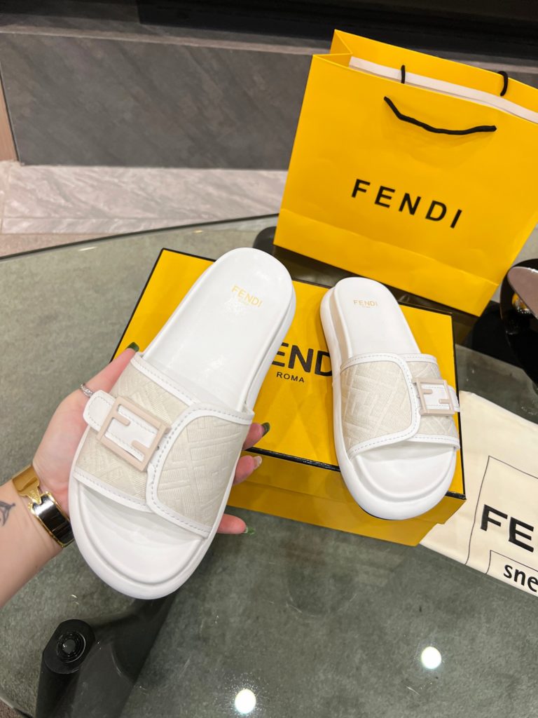 2023 [Rose] FENDI [Rose] The latest casual flat slippers [color] [color] F letter metal buckle calico+light brown leather [allure] [rose] foam water table combination TPU negative light [color] [color] soft and comfortable [allure] [allure] with top packaging [rose] [rose] [rose] size: 35-43