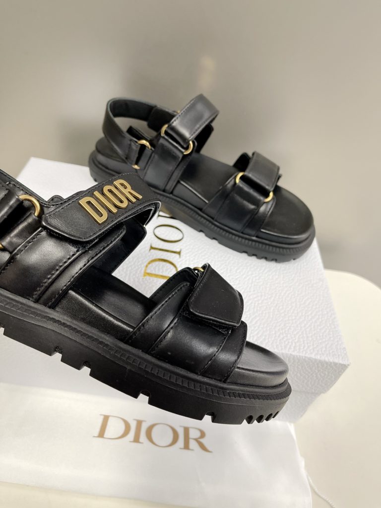 Dior 2021 spring and summer latest Velcro sandals, classic silhouette design ➕ Upper Dior LOGO hardware embellishment, super beautiful, super versatile, very soft upper foot ✔ : Imported cowhide upper, sheepskin inner lining, genuine open-mold TPU large base size: 35-40