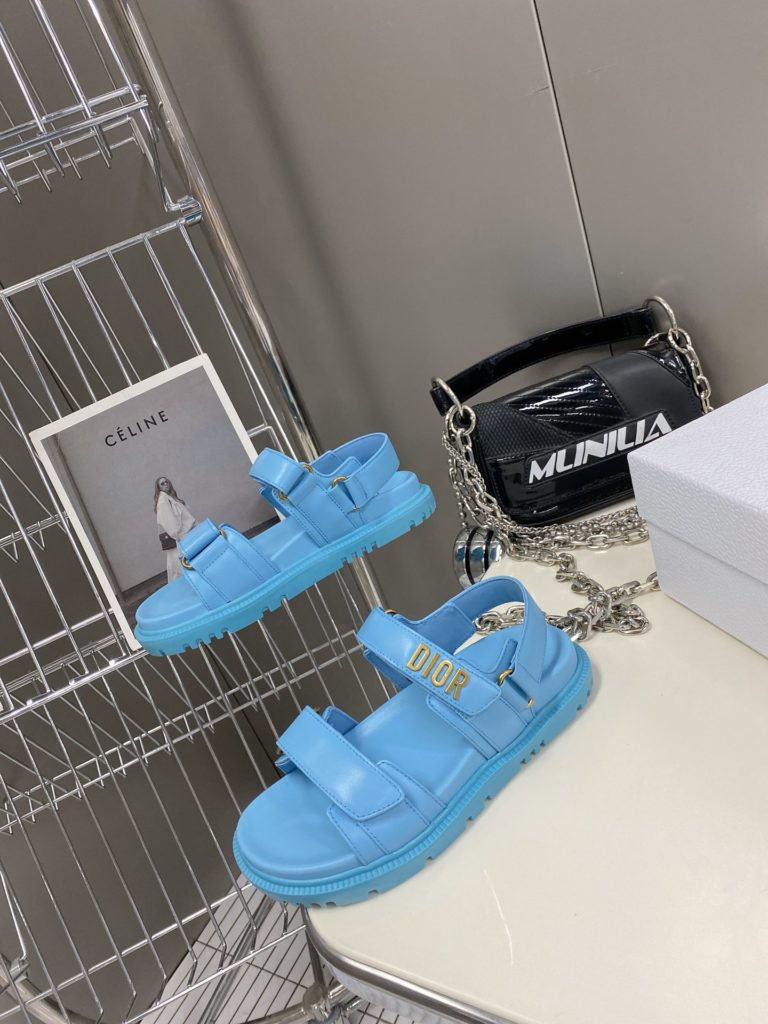 Dior 2021 spring and summer latest Velcro sandals, classic silhouette design ➕ Upper Dior LOGO hardware embellishment, super beautiful, super versatile, very soft upper foot ✔ : Imported cowhide upper, sheepskin inner lining, genuine open-mold TPU large base size: 35-40