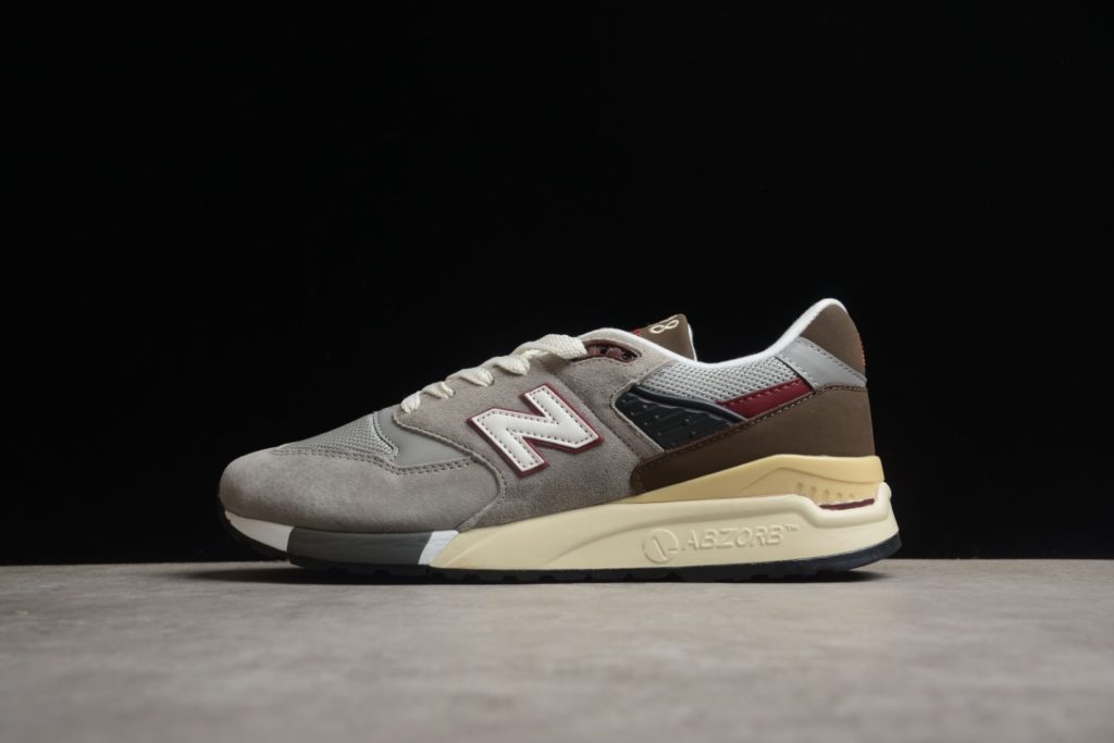 New Balance RC NB998 series US-made M998GNR uses raw materials and glue to supply Tmall Mixer's various special counters and shopping malls with a full set of molds. The front and rear soles are combined in sections. The sole is made of pure original leather. The size of the top skin with pores is 39.5 40 40.5 41.5 42 42.5 43 44