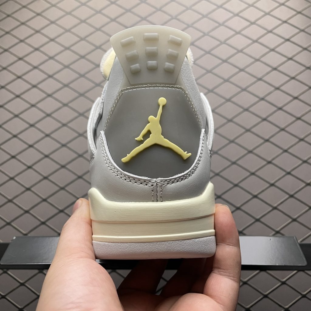 Air Jordan 4 