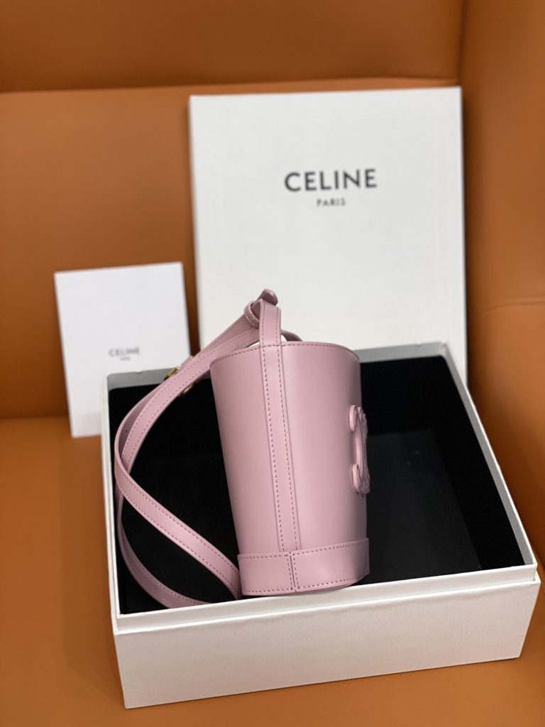 CELINE 2023 new CUIR TRIOMPHE mini cowhide bucket bag 10L433_ Pink with cow leather suede and cow leather lining This model can be loaded with large smart phone models such as PLUS ➕ Shoulder and back snap closure 1 main compartment inner card slot size: 19.5+16+7cm [with original gift box 🎁】