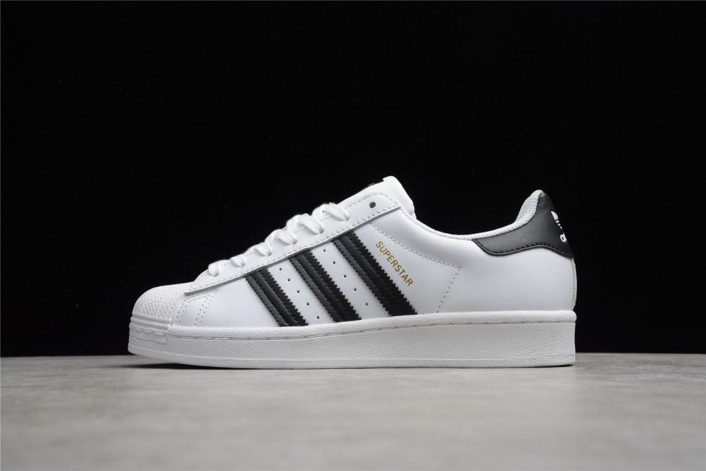 Adi Superstar W shell head white black gold standard article number: EG4958 Size: 36 36.5 37 38 38.5 39 40 40.5 41 42 42.5 43 44 44.5 45