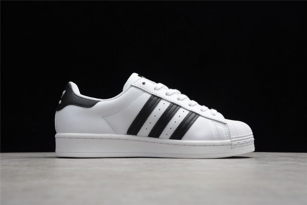 Adi Superstar W shell head white black gold standard article number: EG4958 Size: 36 36.5 37 38 38.5 39 40 40.5 41 42 42.5 43 44 44.5 45