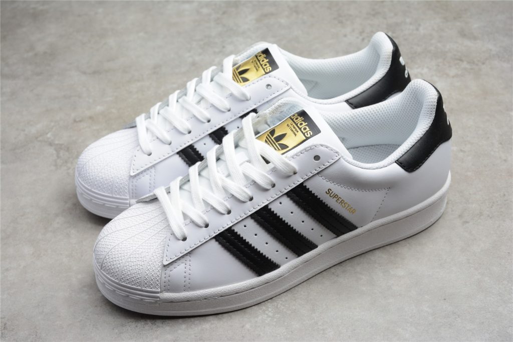 Adi Superstar W shell head white black gold standard article number: EG4958 Size: 36 36.5 37 38 38.5 39 40 40.5 41 42 42.5 43 44 44.5 45