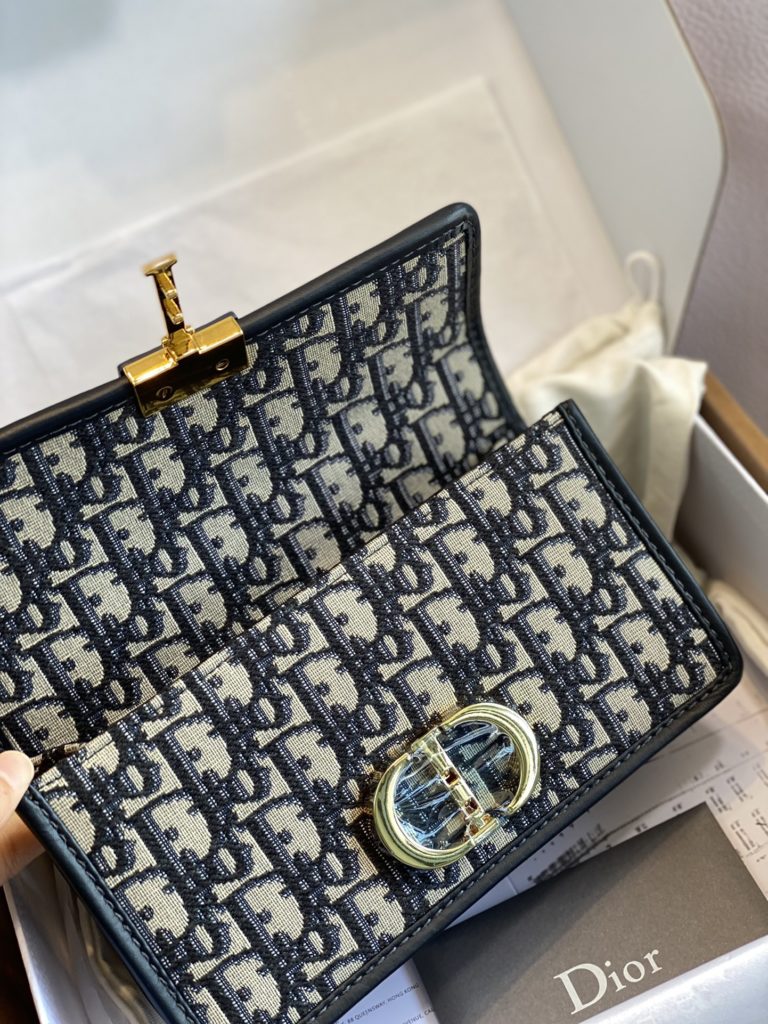 DIOR Montaigne/ Customer Order