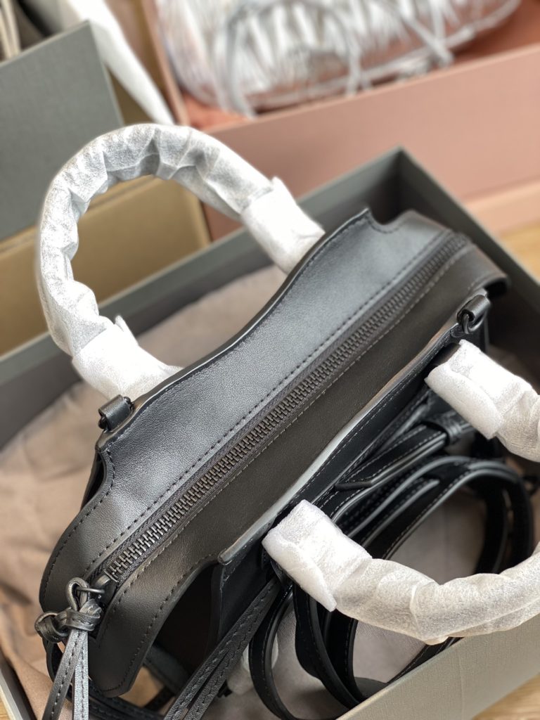 BALENCIAGA NEO CLASSIC Tote/ Customer Order