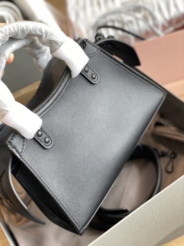 BALENCIAGA NEO CLASSIC Tote/ Customer Order