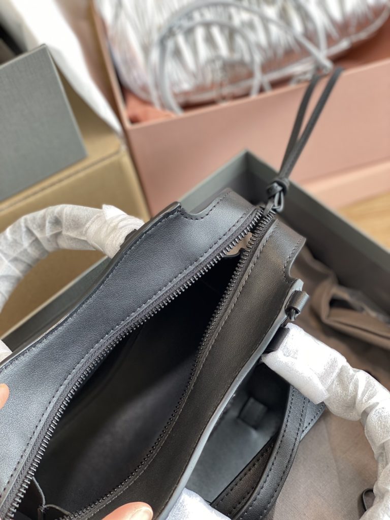 BALENCIAGA NEO CLASSIC Tote/ Customer Order