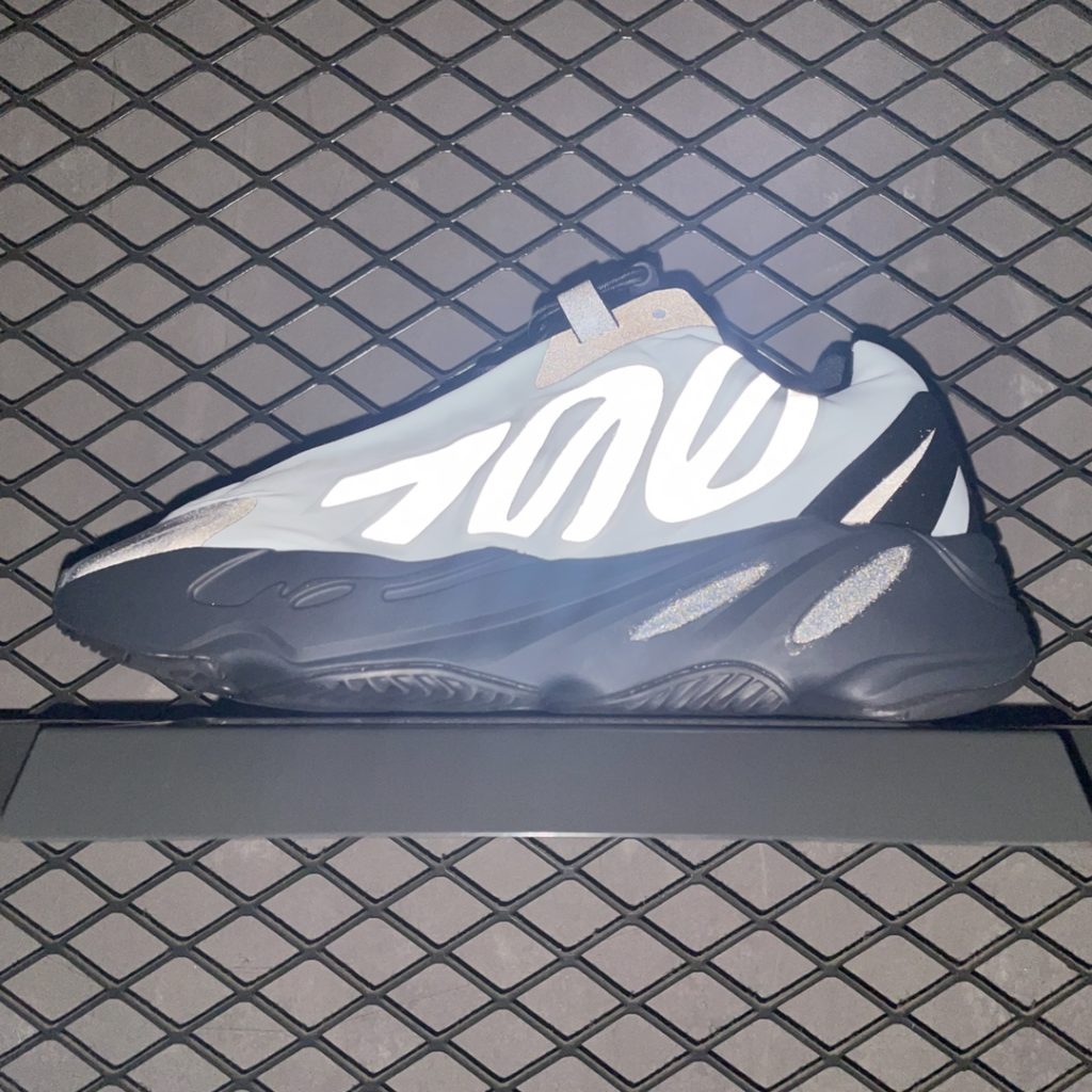 AD Adidas Yeezy 700 MNVN 