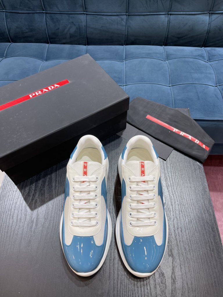 Prada America's Cup Shoe This metallic sneaker is equipped with a lightweight and soft rubber sole, which is comfortable to wear and easy to move. Upper: patent leather, polyamide fiber material metal texture 3cm TPU suction foam sole P450 Size 39-44 (38.45.46.47 customized)