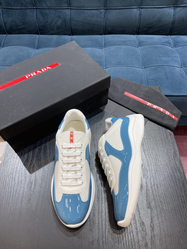 Prada America's Cup Shoe This metallic sneaker is equipped with a lightweight and soft rubber sole, which is comfortable to wear and easy to move. Upper: patent leather, polyamide fiber material metal texture 3cm TPU suction foam sole P450 Size 39-44 (38.45.46.47 customized)