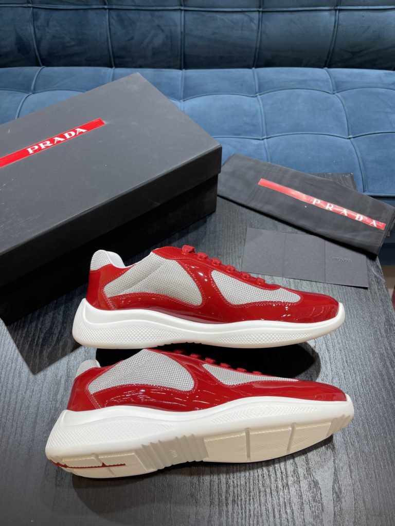 Prada America's Cup Shoe This metallic sneaker is equipped with a lightweight and soft rubber sole, which is comfortable to wear and easy to move. Upper: patent leather, polyamide fiber material metal texture 3cm TPU suction foam sole P450 Size 39-44 (38.45.46.47 customized)