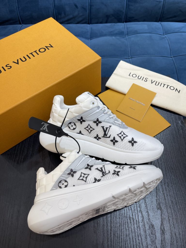 LV Louis Vuitton Shoe Show Up Shoe uses Monogram and Damier patterns to build a soft knit upper, with a thick but lightweight rubber outsole, which is decorated with the Louis Vuitton logo and Monogram flowers. SIZE 38-45