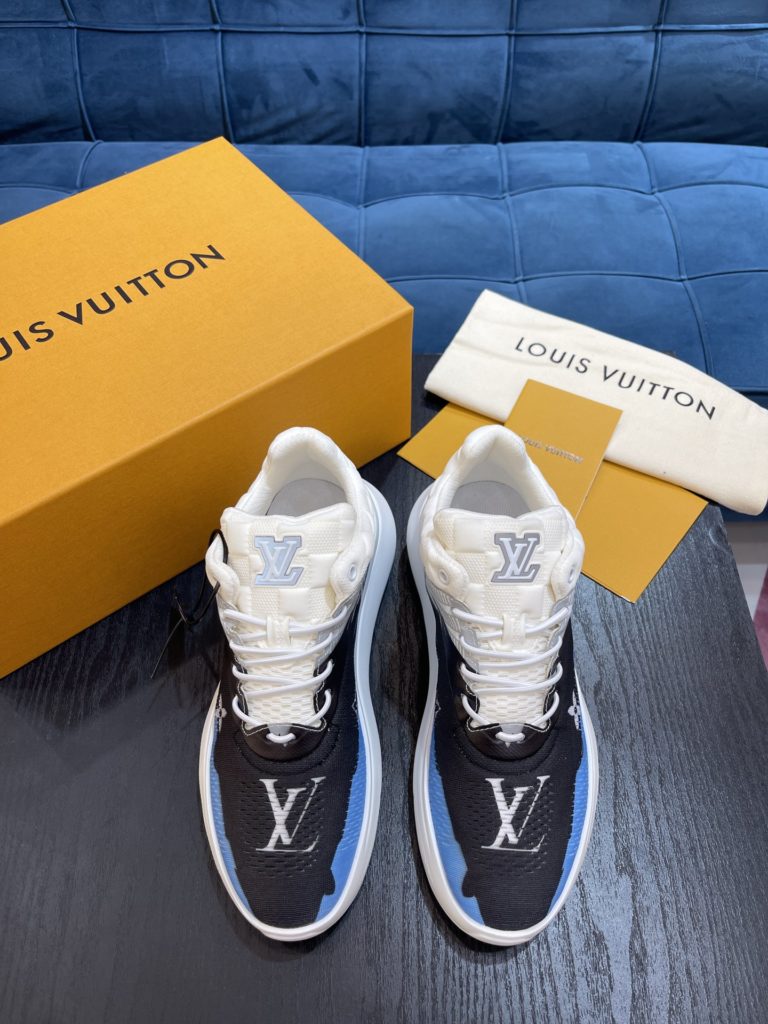 LV Louis Vuitton Shoe Show Up Shoe uses Monogram and Damier patterns to build a soft knit upper, with a thick but lightweight rubber outsole, which is decorated with the Louis Vuitton logo and Monogram flowers. SIZE 38-45