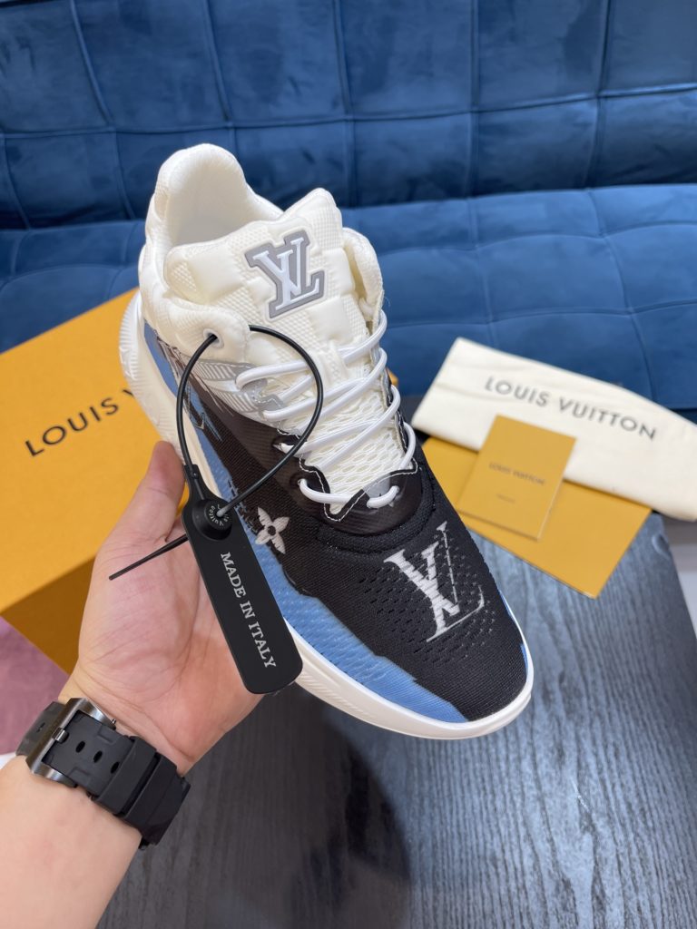 LV Louis Vuitton Shoe Show Up Shoe uses Monogram and Damier patterns to build a soft knit upper, with a thick but lightweight rubber outsole, which is decorated with the Louis Vuitton logo and Monogram flowers. SIZE 38-45