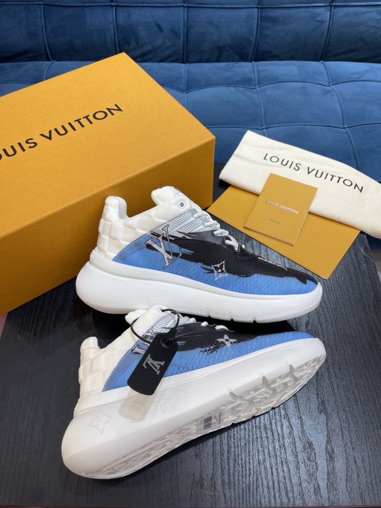 LV Louis Vuitton Shoe Show Up Shoe uses Monogram and Damier patterns to build a soft knit upper, with a thick but lightweight rubber outsole, which is decorated with the Louis Vuitton logo and Monogram flowers. SIZE 38-45