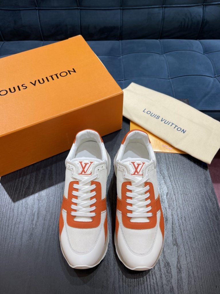 LV Louis Vuitton Shoe Show Up Shoe uses Monogram and Damier patterns to build a soft knit upper, with a thick but lightweight rubber outsole, which is decorated with the Louis Vuitton logo and Monogram flowers. SIZE 38-45