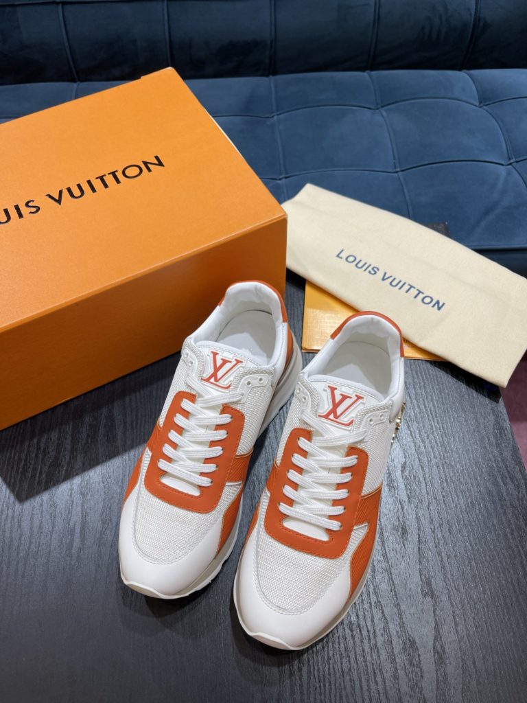 LV Louis Vuitton Shoe Show Up Shoe uses Monogram and Damier patterns to build a soft knit upper, with a thick but lightweight rubber outsole, which is decorated with the Louis Vuitton logo and Monogram flowers. SIZE 38-45