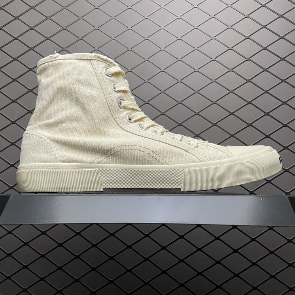 Core promotion: private sale, highest quality Balenciaga, Paris 22S, official new product in summer, broken holes, washed and made old high-top casual board shoes, shipped on the market, only original shoes purchased back, heavy metal, private mold made, took two months to make version, three final versions, shipped, only correct washing, waxing, and aging effect (extremely complex process) The only correct puncture effect The only correct puncture effect The only correct upper puncture effect The quantity of all details are compared to the original shoes Maximum restore company ZP official selling price 4XXX Special counter and secondary market More difficult to like a shoe Iron, no need to refrain from seeking me to arrange the foot firmly Never feel distressed 👊🏻 Size: 36 37 38 39 40 41 42 43 44 45 46