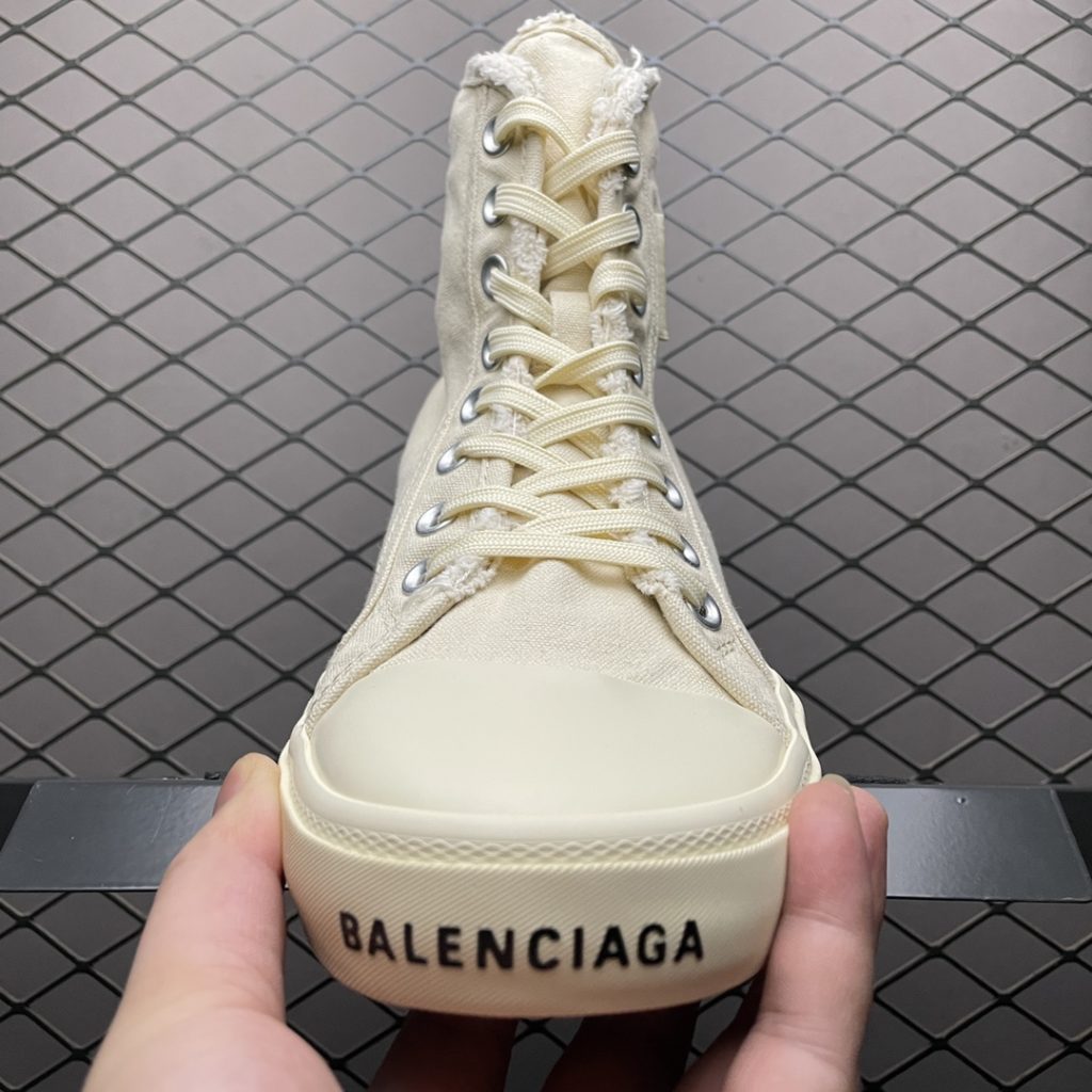 Core promotion: private sale, highest quality Balenciaga, Paris 22S, official new product in summer, broken holes, washed and made old high-top casual board shoes, shipped on the market, only original shoes purchased back, heavy metal, private mold made, took two months to make version, three final versions, shipped, only correct washing, waxing, and aging effect (extremely complex process) The only correct puncture effect The only correct puncture effect The only correct upper puncture effect The quantity of all details are compared to the original shoes Maximum restore company ZP official selling price 4XXX Special counter and secondary market More difficult to like a shoe Iron, no need to refrain from seeking me to arrange the foot firmly Never feel distressed 👊🏻 Size: 36 37 38 39 40 41 42 43 44 45 46