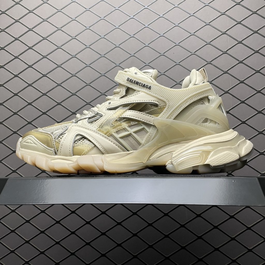 Balenciaga Track 2 Open Sneaker Balenciaga 4 Generation Vintage Dad Shoes All shoes are made of 176 components Size: 35 36 37 38 39 40 41 42 43 44 45 46