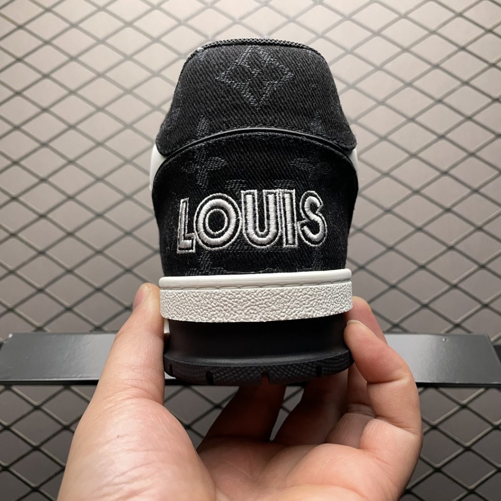 Louis Vuitton LV Donkey's Magic Button Low Top Casual Board Shoes: New and Updated Version Shipped in Original Edition After Two Months of Debugging, Development, and Creation of ZP Level Full Package Perfect Last Shape Upper Exclusive Customized Embossed Grain Calfskin Outsole TPU Texture Comparable to Original Padding Poly Rice Micromaterial with Breathable British Mesh Details Consistent with Original Size: 35 36 37 38 39 40 41 42 43 44 45