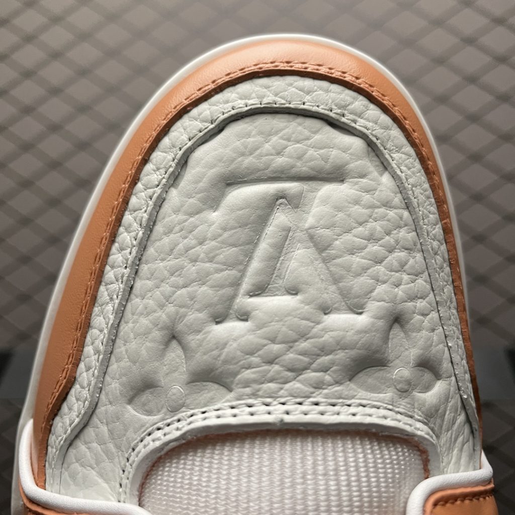 Louis Vuitton LV Trainer Low Top Casual Board Shoes Denim Five-color Brand New Version After Two Months of Purchase, Debugging, Development, and Creation of ZP Level Full Set Packaging, Perfect Last Shape, Correct Face Texture and Pattern Alignment of Denim Cloth Shoes, Correct Card Color outsole TPU Mold Cost 2W+Texture Comparable to the Original Foot Pad, Polymeter Micro Material, Air Permeable British Mesh Details Are Consistent with the Original Please Note the Difference between Commercial Materials Size: 38 39 40 41 42 43 44 45