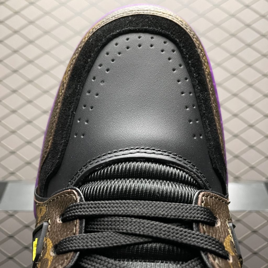 Louis Vuitton  Early Spring New LV Trainer's Latest Color Matching Sports Shoes Exclusive Black Box Packaging Original Purchase took two months to debug and develop to create a ZP level full package Perfect last outsole TPU mold fee 2W+texture to match the original details Please note the difference between the original and the market currency Size: 38 39 40 41 42 43 44 45