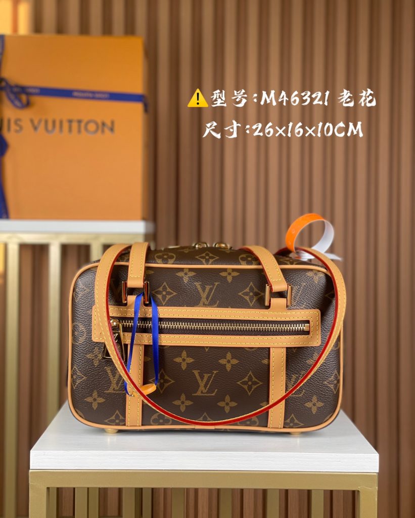 M46321 Medieval Open Smile Box LV Vintage Medieval Old Flower Open Smile Underarm Bag has a great capacity and a high usage rate when going out! Simple and versatile style, with a strong body and large capacity, it is super beautiful! Size: 26 × sixteen × 10CM