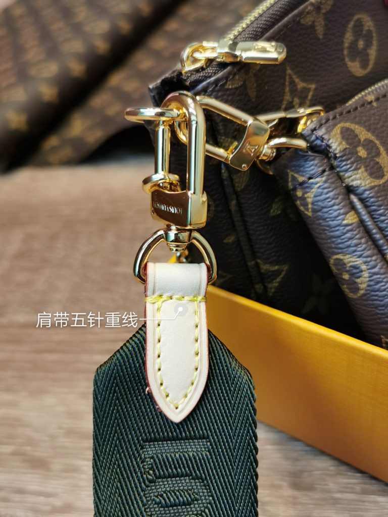 [- M44813 Green] - Favorite handbag is a small and lightweight three-piece handbag made of Monogram canvas. It can be used for carrying with a small change purse. It is versatile and can be carried anywhere you go. Small bags are popular and have a clever design style. Buy one, get three size: 24 × thirteen × 4.5cm /19.5 × eleven × 4cm /9.5 × 2cm