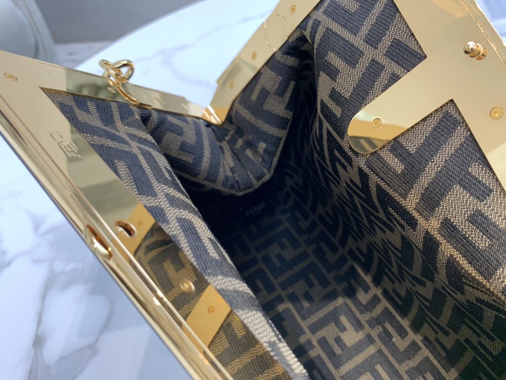 Fendi Fendi's new shoulder bag First is really amazing! 