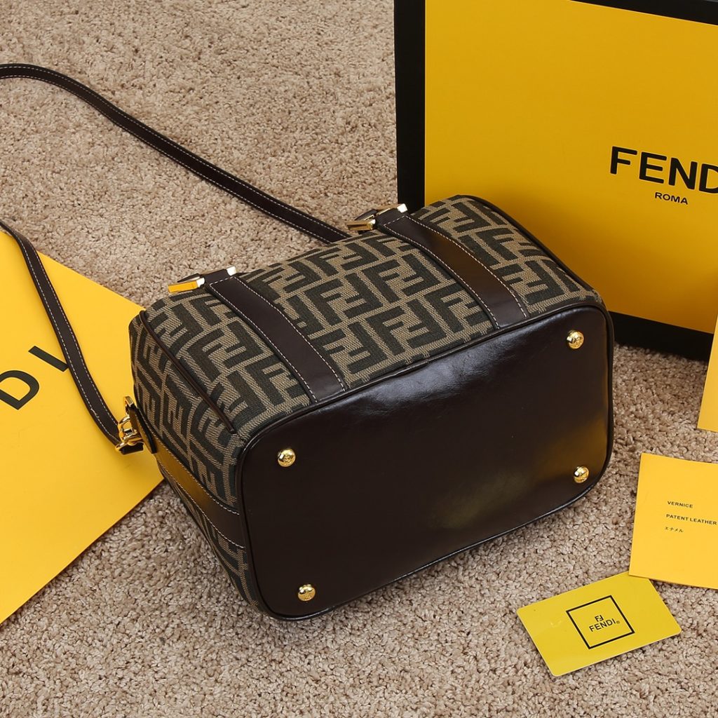 Fendi Old Flower Dual-purpose Handbag Rice Bag, Chinese ancient bag, two back methods, very delicate! The original hardware is shiny and has a large capacity to hold a mobile phone and a large amount of cosmetics. It is absolutely suitable for going out without hitting the bag. Model: 19129, Size: 25-15-15, 😍 😍