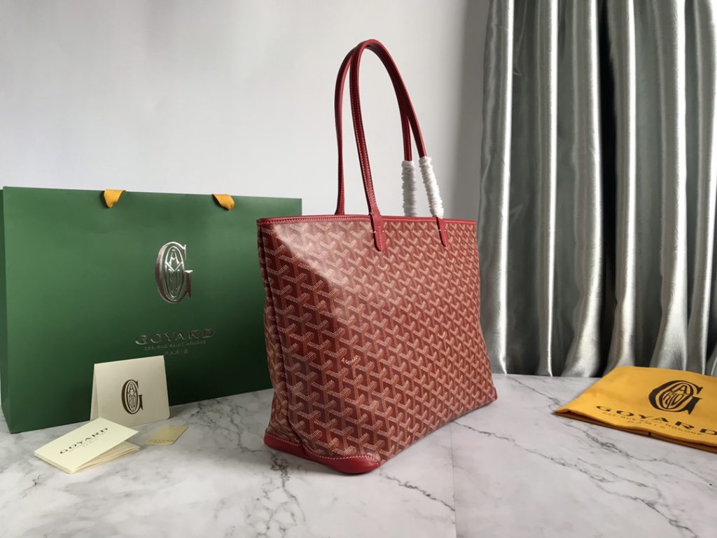 ❤️ After many studies and improvements, Goyard continuously improves the fabric and leather, and customizes them exclusively in all directions ™️ Only to continuously meet the high quality requirements of customers 🔝🔝 If you're worried about the safety of not having a zipper, the zippered Tote bag is definitely the first choice 🔱 Give people enough sense of security and privacy 🆒 The bottom cloth is customized in accordance with ZP [double layer thickened rain dew hemp] 〽 Exclusive customization and upgrade 🆙🆙🤟 The leather is [head layer South African textured leather] 👛🤘 Flexible and non irritating 💪😘 For other details, please refer to the picture [Boxing] [Boxing] Large size: pocket opening 49cm, bottom 35 * height 27 * bottom width 14cm