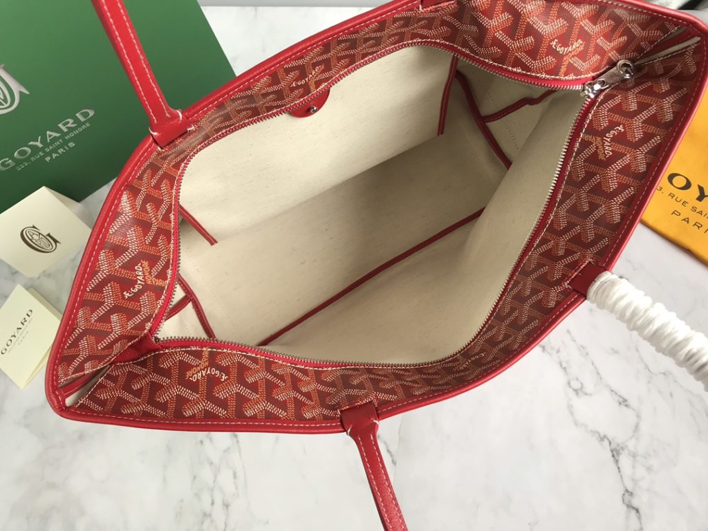 ❤️ After many studies and improvements, Goyard continuously improves the fabric and leather, and customizes them exclusively in all directions ™️ Only to continuously meet the high quality requirements of customers 🔝🔝 If you're worried about the safety of not having a zipper, the zippered Tote bag is definitely the first choice 🔱 Give people enough sense of security and privacy 🆒 The bottom cloth is customized in accordance with ZP [double layer thickened rain dew hemp] 〽 Exclusive customization and upgrade 🆙🆙🤟 The leather is [head layer South African textured leather] 👛🤘 Flexible and non irritating 💪😘 For other details, please refer to the picture [Boxing] [Boxing] Large size: pocket opening 49cm, bottom 35 * height 27 * bottom width 14cm