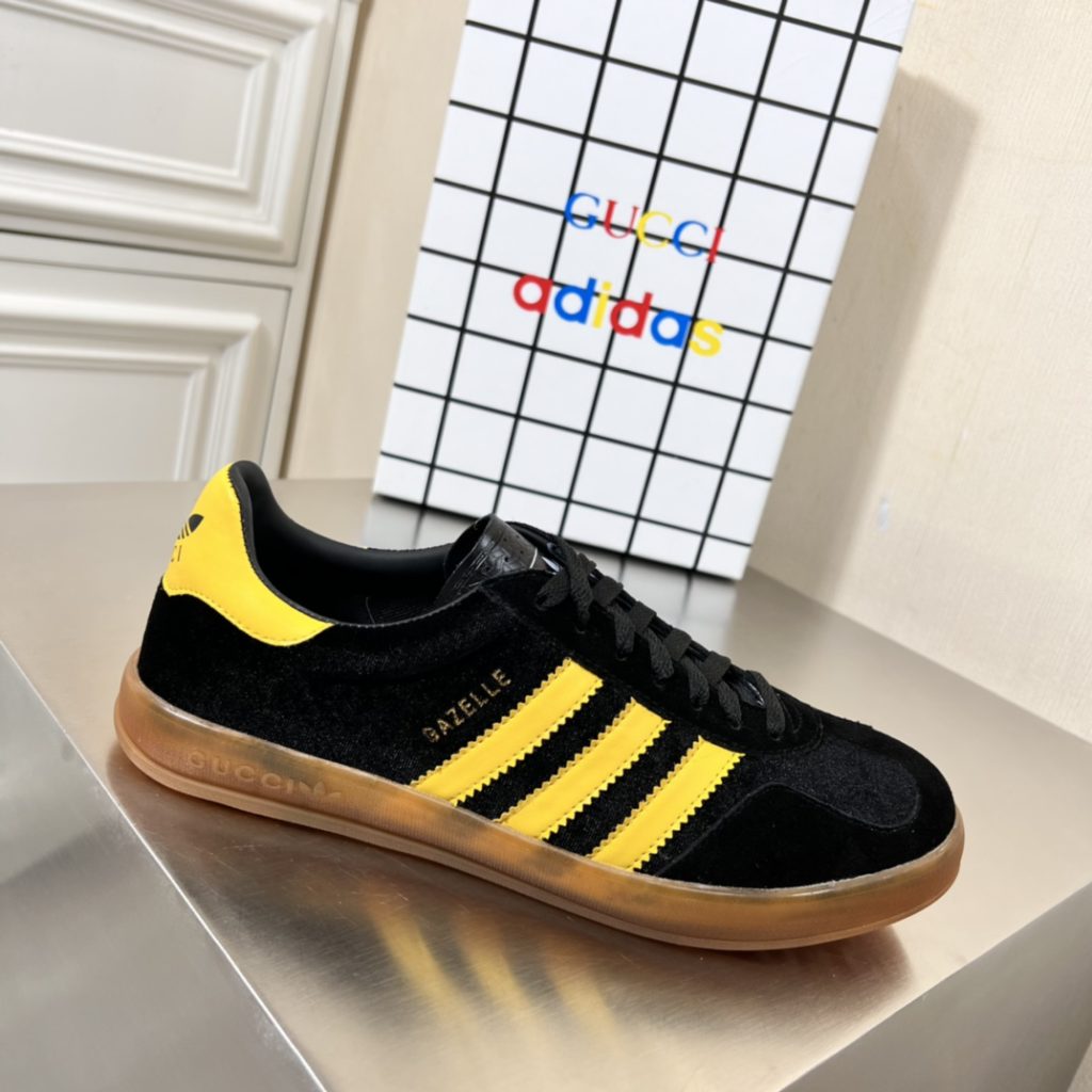 New product • Gucci&Adidas Adidas Forum co branded • Sports casual • German training shoes! GAZELLE is based on the recently popular Adidas Forum Lo, with an original imported fabric upper and a leather lining ➕ Original mold opening TPU original outsole! Size: 39 40 41 42 43 44 (45 custom)