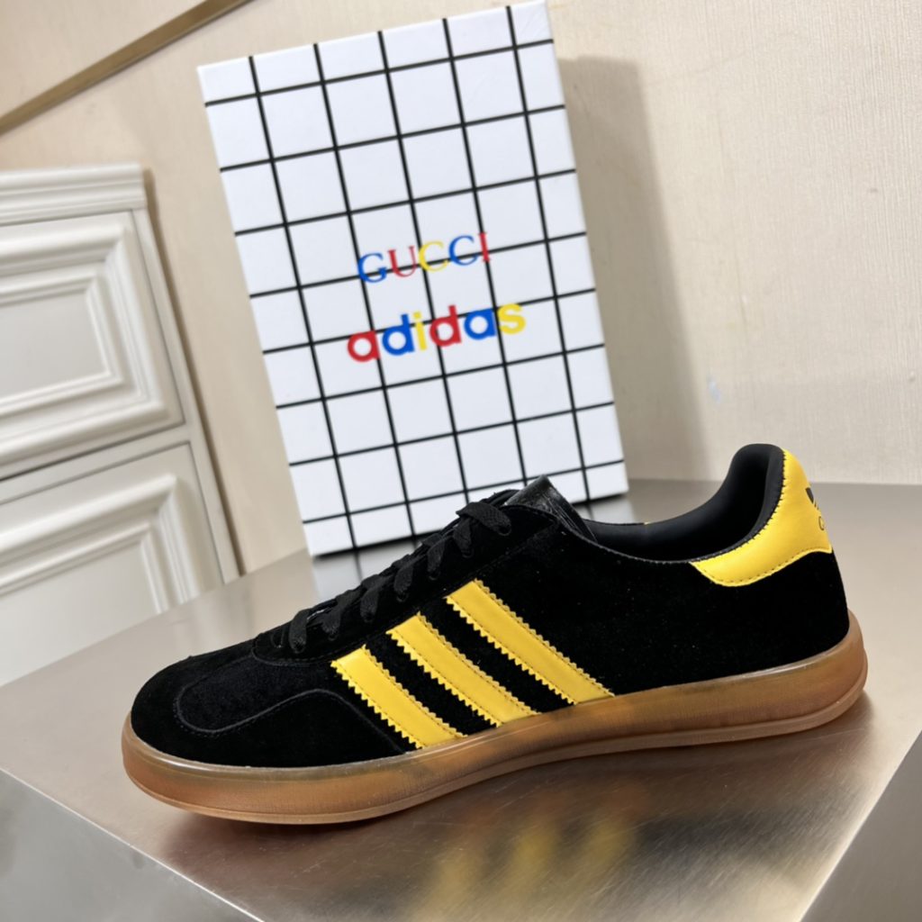 New product • Gucci&Adidas Adidas Forum co branded • Sports casual • German training shoes! GAZELLE is based on the recently popular Adidas Forum Lo, with an original imported fabric upper and a leather lining ➕ Original mold opening TPU original outsole! Size: 39 40 41 42 43 44 (45 custom)