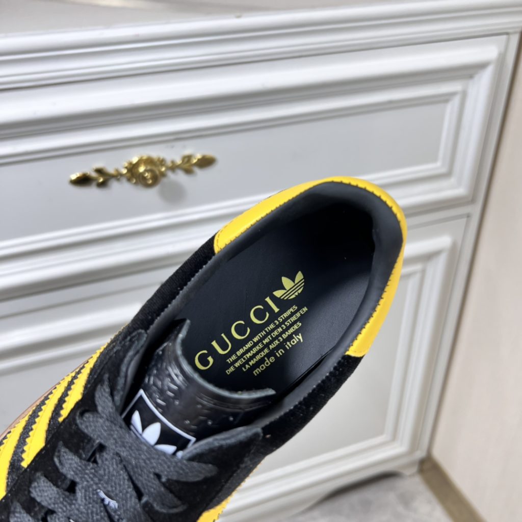 New product • Gucci&Adidas Adidas Forum co branded • Sports casual • German training shoes! GAZELLE is based on the recently popular Adidas Forum Lo, with an original imported fabric upper and a leather lining ➕ Original mold opening TPU original outsole! Size: 39 40 41 42 43 44 (45 custom)