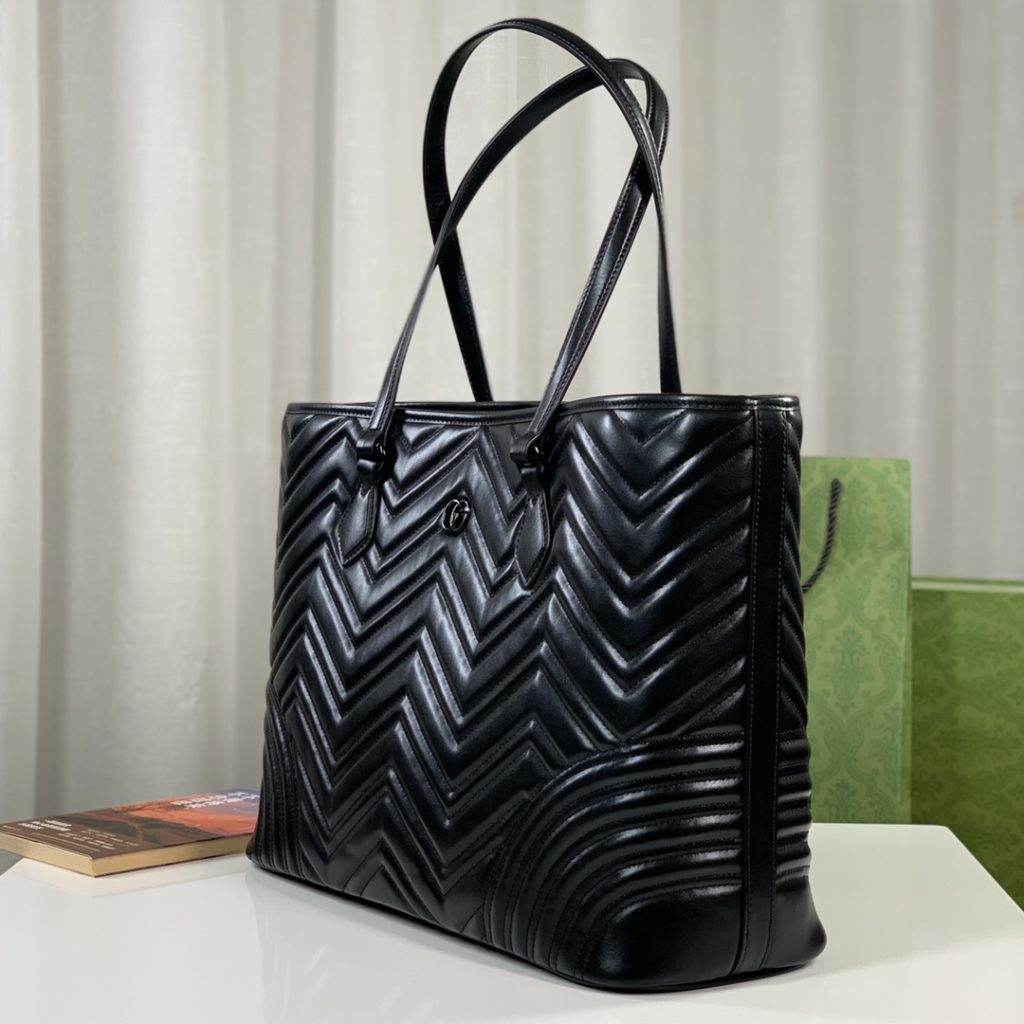 💛💛❤️❤️ GG Marmont series quilted large Tote bag, black quilted V-shaped leather, black brass accessories with ceramic effect finish double G, model number 739684 grams of leather, size 38.5X29X14~